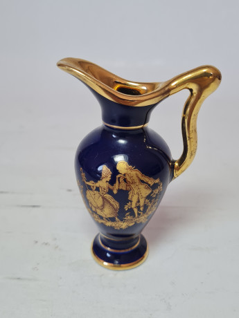 Ваза винтажная Limoges France, темно-синий фарфор с золотым декором "Влюбленная пара", 9,5 x 6,5 см, Франция, 1960-70гг.