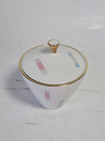 Набор посуды для чая винтажный Winterling Roslau Bavaria, белый фарфоровый чайник, 18 x 20,5 см с разноцветным узором и позолотой и сахарница 9 x 7,5 см, Германия, 1960-70гг.