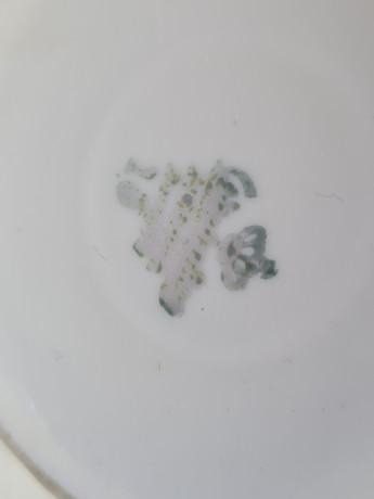 Набор посуды для чая винтажный Winterling Roslau Bavaria, белый фарфоровый чайник, 18 x 20,5 см с разноцветным узором и позолотой и сахарница 9 x 7,5 см, Германия, 1960-70гг.