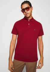 Tommy Hilfiger TOMMY HILFIGER X SHAWN MENDES POLO UNISEX Polo shirt rouge TOMMY HILFIGER X SHAWN MENDES POLO UNISEX Рубашка поло румяна
