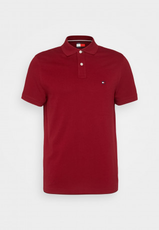 Tommy Hilfiger TOMMY HILFIGER X SHAWN MENDES POLO UNISEX Polo shirt rouge TOMMY HILFIGER X SHAWN MENDES POLO UNISEX Рубашка поло румяна