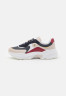 Tommy Hilfiger CHUNKY EMBOSSED RUNNER Trainers space blue CHUNKY EMBOSSED RUNNER Кроссовки космический синий