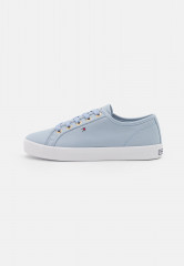 Tommy Hilfiger ESSENTIAL  Trainers breezy blue ESSENTIAL Кроссовки свежий синий