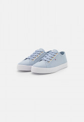 Tommy Hilfiger ESSENTIAL  Trainers breezy blue ESSENTIAL Кроссовки свежий синий