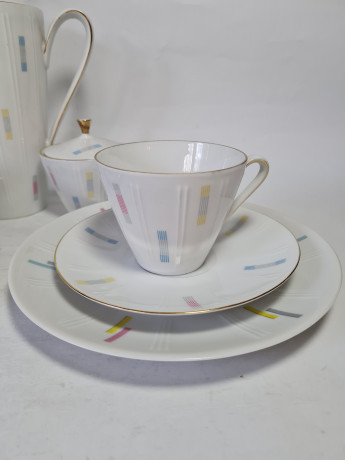 Набор посуды для чая винтажный Winterling Roslau Bavaria, белый фарфоровый с разноцветным узором и позолотой: чайник, сахарница, чайное трио 2 шт, Германия, 1960-70гг.