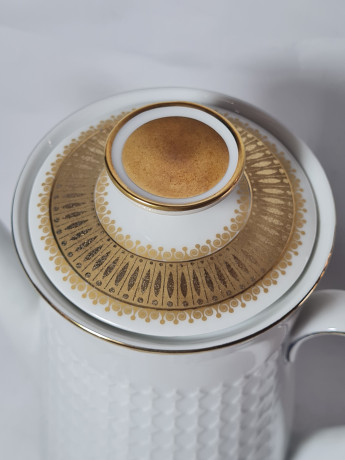 Чайник винтажный Winterling Marktleuthen Bavaria, белый / золото, фарфор, Германия, 1960-70гг.