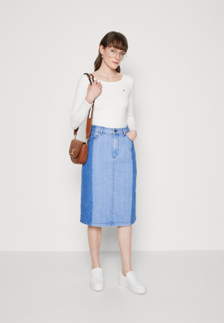 Tommy Hilfiger SLIM Long sleeved top ecru SLIM Топ с длинными рукавами экрю