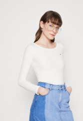 Tommy Hilfiger SLIM Long sleeved top ecru SLIM Топ с длинными рукавами экрю