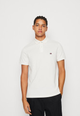Tommy Hilfiger TOMMY HILFIGER X SHAWN MENDES POLO UNISEX Polo shirt weathered white TOMMY HILFIGER X SHAWN MENDES POLO UNISEX Рубашка поло выветрившийся белый