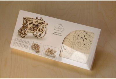UGEARS Modellbausatz TRAKTOR Комплект моделей ТРАКТОР