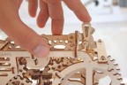 UGEARS Modellbausatz TRAKTOR Комплект моделей ТРАКТОР