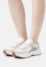 Tommy Hilfiger CHUNKY EMBOSSED RUNNER Trainers white CHUNKY EMBOSSED RUNNER Кроссовки белый