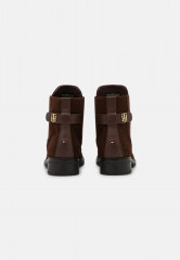 Tommy Hilfiger COIN FLAT BOOT Classic ankle boots chocolate COIN FLAT BOOT Классические ботильоны шоколад