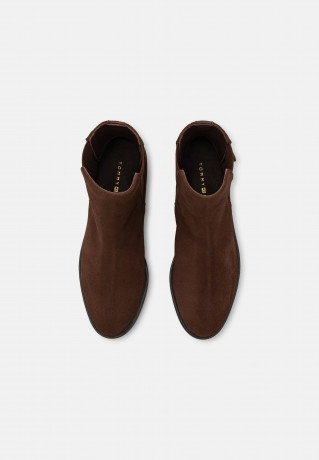 Tommy Hilfiger COIN FLAT BOOT Classic ankle boots chocolate COIN FLAT BOOT Классические ботильоны шоколад
