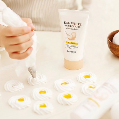 SKINFOOD EGG White Perfect Pore Cleansing Foam EGG White Пенка для очищения пор Perfect Pore