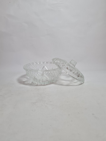 Чаша винтажная с крышкой, объемный декор, стекло, 13 см, Польша, 1960-70гг.