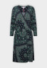 Tommy Hilfiger BANDANA WRAP KNEE DRESS Day dress desert sky ПЛАТЬЕ-БАНДАНА С ЗАПАХОМ НА КОЛЕНА Повседневное платье небо пустыни