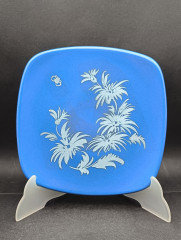 Тарелка декоративная винтажная Karlsruhe, ботанический декор, майолика, ручная роспись, 19 х 19 см, Германия, 1970-80гг.