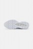 Nike Sportswear AIR MAX 95 Sneaker low white/metallic silver AIR MAX 95 низкие кроссовки женские белый/серебристый металлик