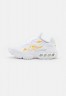 Nike Sportswear W ZOOM AIR FIRE SNKR Sneaker low white/university gold W ZOOM AIR FIRE SNKR кроссовки женские низкие белый/университетское золото