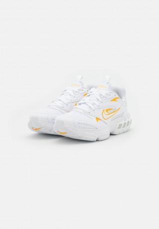 Nike Sportswear W ZOOM AIR FIRE SNKR Sneaker low white/university gold W ZOOM AIR FIRE SNKR кроссовки женские низкие белый/университетское золото