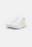Nike Sportswear W ZOOM AIR FIRE SNKR Sneaker low white/university gold W ZOOM AIR FIRE SNKR кроссовки женские низкие белый/университетское золото