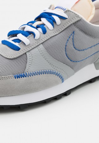 Nike Sportswear DBREAK TYPE SE GEL UNISEX Sneaker low smoke grey/racer blue DBREAK TYPE SE GEL UNISEX Низкие кроссовки женские дымчато-серый/гоночный синий