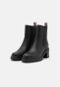 Tommy Hilfiger OUTDOOR CHELSEA MID HEEL BOOT Classic ankle boots black OUTDOOR CHELSEA MID HEEL BOOT Классические ботильоны черный