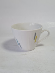 Кофейная чашка винтажная Mitterteich Bavaria, белый фарфор с красочным декором, 10,5 x 7 см, Германия, 1960-70гг.