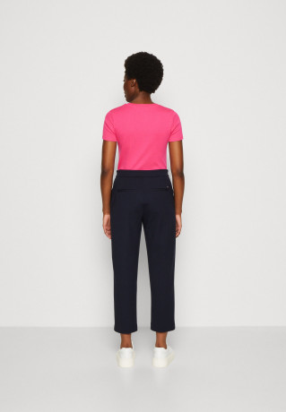 Tommy Hilfiger TAPERED PUNTO PANT Trousers desert sky ЗАУЖЕННЫЕ БРЮКИ PUNTO Брюки небо пустыни