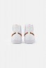 Nike Sportswear BLAZER MID #x27;77 Sneaker high white BLAZER MID #x27;77 Высокие кроссовки женские белый