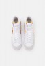 Nike Sportswear BLAZER MID #x27;77 Sneaker high white BLAZER MID #x27;77 Высокие кроссовки женские белый