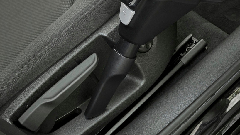 BOSCH BOSCH Akku-Stielstaubsauger Unlimited 7 BSS711MTB, beutellos, 40 Min. Laufzeit, knickbares Rohr, inkl. umfangreichen Zubehor  Беспроводной пылесос BOSCH Unlimited 7 BSS711MTB, без мешка, время работы 40 минут, гибкая трубка, включая широкий выбор ак