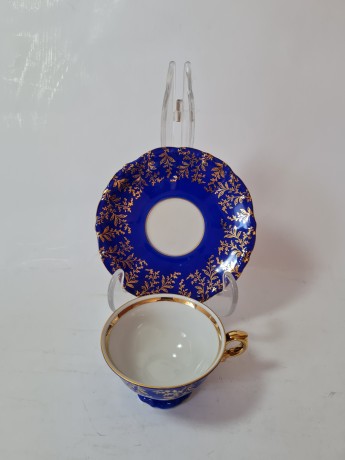 Bareuther Bavaria Чайная пара "Золото на синем" с цветочным узором и обильной позолотой, Германия, 1950-60гг.