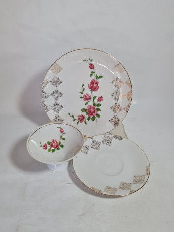 Чайное трио винтажное Winterling Kirchenlamitz Bavaria с розовыми розами и золотистым декором, фарфор, Германия, 1970-80гг.