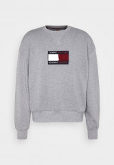 Tommy Hilfiger TOMMY HILFIGER X SHAWN MENDES GOOD LUCK CREWNECK EXCLUSIVE UNISEX Sweatshirt medium grey heather TOMMY HILFIGER X SHAWN MENDES GOOD LUCK CREWNECK EXCLUSIVE UNISEX Толстовка средний серый вереск