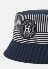 Tommy Hilfiger PREMIUM CASUAL BUCKET HAT UNISEX Hat ithaca PREMIUM CASUAL BUCKET HAT UNISEX Шляпа Итака