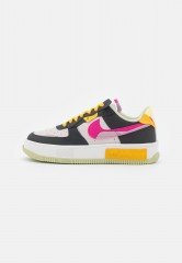 Nike Sportswear AF1 FONTANKA MC Sneaker low off noir/pink prime/summit white/plum fog/dark sulfur/olive aura AF1 FONTANKA MC кроссовки женские низкие Off Noir/Pink Prime/Summit White/Сливовый туман/Темная сера/Оливковая аура