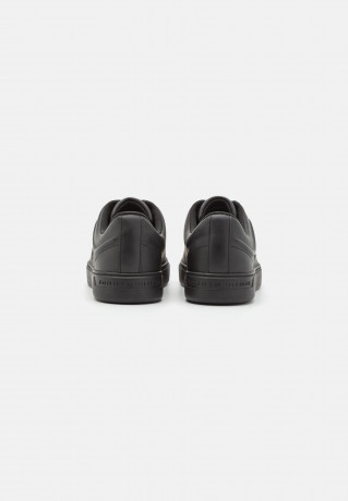 Tommy Hilfiger CASUAL CUPSOLE Trainers triple black CASUAL CUPSOLE Кроссовки тройной черный