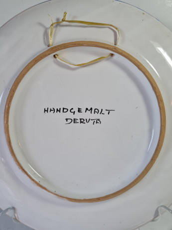 Тарелка декоративная винтажная Deruta, керамика с рисунком "Дом в горах у реки", ручная работа, 25 x 3 см, Италия