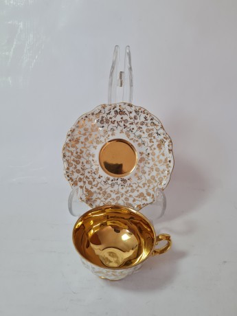 Bareuther Bavaria Чайная пара с цветочным узором и обильной позолотой, Германия, 1950-60гг.