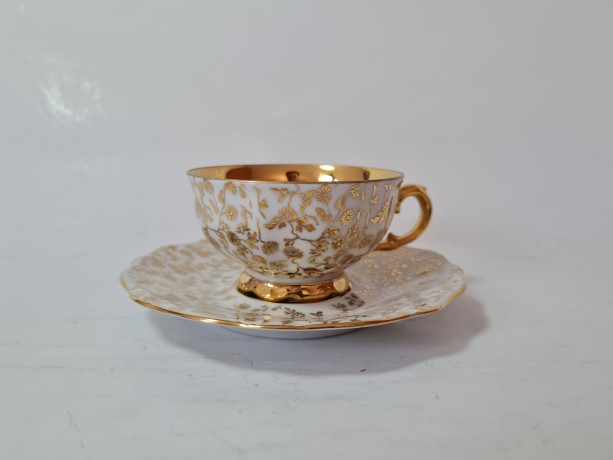 Bareuther Bavaria Чайная пара с цветочным узором и обильной позолотой, Германия, 1950-60гг.