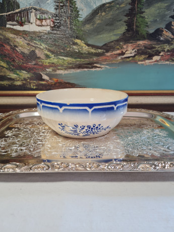 Миска винтажная Sarreguemines / Canebiere с синим орнаментом, фарфор, Франция, 1940-50гг.